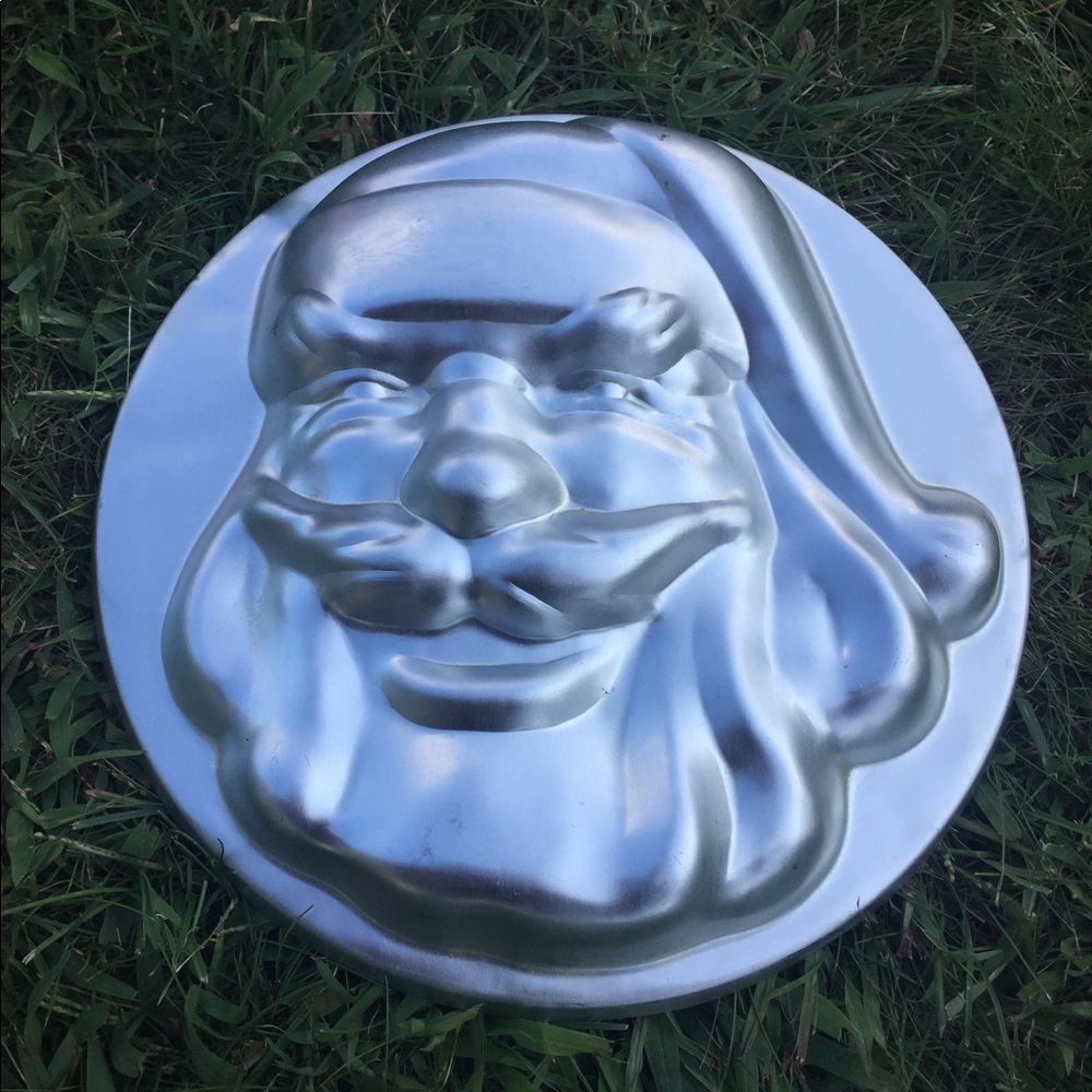 Wilton Santa cake pan 503-555